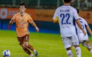 Nhà vô địch SEA Games mất 8 năm mới có bàn ra mắt HAGL ở sân chơi chuyên nghiệp