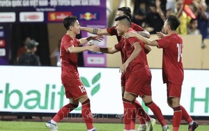 Thắng Syria bằng siêu phẩm, ĐT Việt Nam được 'Vua về nhì' khen ngợi, truyền thông Đông Nam Á nhắc về '2 Messi trên sân'