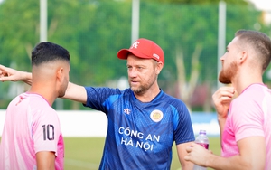 HLV Polking trao cơ hội cho 'sao' trẻ CAHN ở Shopee Cup