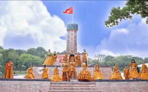 NTK Châu Loan ra mắt ba BST thời trang lấy cảm hứng từ mùa Thu Hà Nội