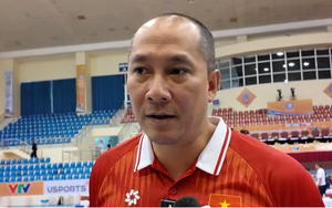 Tuyển thủ bóng chuyền nữ Việt Nam bị người hâm mộ chỉ trích gay gắt, HLV Tuấn Kiệt thể hiện rõ quan điểm