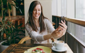 Thịnh hành xu hướng đi ăn nhà hàng một mình tại Mỹ