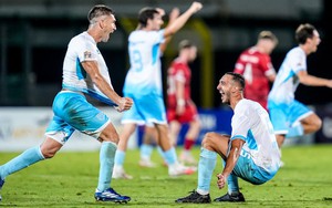 Đội tuyển bóng đá yếu nhất cuối cùng đã biết thắng, kẻ bại trận vẫn là... 'người cũ' của 20 năm trước