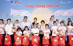 Dàn hoa hậu, nam vương trao tặng 500 phần quà Trung thu trị giá gần 700 triệu đồng