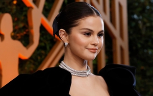 Selena Gomez gia nhập câu lạc bộ tỷ phú