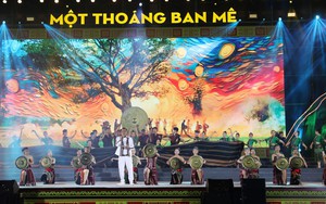 Chào năm mới 2025: Sớm hiện thực khát vọng phát triển nhanh, bền vững