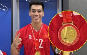 Tin nóng bóng đá Việt hôm nay 11/1: HLV Kim Sang Sik chúc năm mới bằng tiếng Việt; Tiến Linh đổi huy chương sau ASEAN Cup