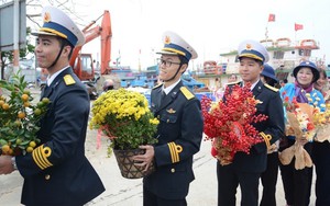 Thăm, chúc Tết nhân dân, cán bộ, chiến sỹ tại đảo Lý Sơn