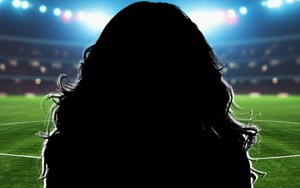 Bàng hoàng trước lời khai của người phụ nữ khiến ngôi sao Premier League bị cảnh sát bắt ngay trên sân tập