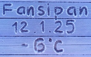 Băng giá xuất hiện tại nhiều vùng núi cao Lào Cai