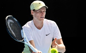 Kết quả Australian Open 2025 hôm nay 13/1: Sinner, Alcaraz khởi đầu suôn sẻ, Djokovic ngược dòng