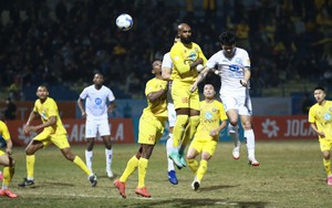 Thanh Hóa hòa kịch tính Nam Định, giữ vững ngôi đầu bảng V-League