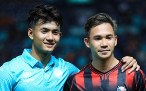 Quay về Thái Lan sau AFF Cup, em trai Supachok tỏa sáng giúp đội nhà thắng 8-0