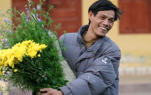 Cuộc sống sau ống kính: Hoa Tết làng tôi