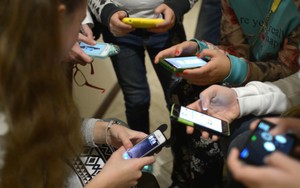 Xu hướng cấm học sinh sử dụng điện thoại di động tại trường học của Mỹ