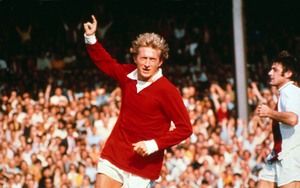 Huyền thoại MU Denis Law: Siêu sao ballet ghi bàn với phong cách hào hoa