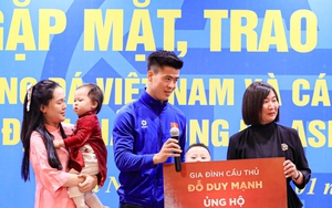 Đội trưởng ĐT Việt Nam có hành động ấm lòng sau khi nhận vinh dự lớn