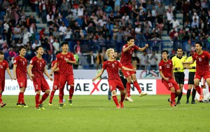 Thủ môn Việt kiều xuất thần trên chấm 11m, ĐT Việt Nam làm nên lịch sử ở giải đấu lớn nhất châu Á