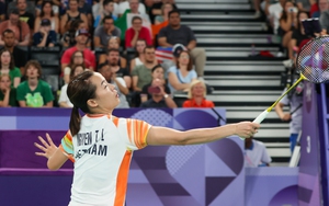 Hotgirl cầu lông Thùy Linh ra ngõ gặp 'núi'