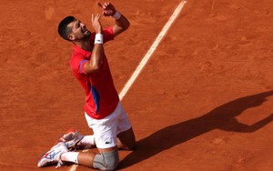 Djokovic "cô đơn" trong thế giới quần vợt