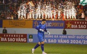 Văn Lâm có HLV thủ môn người Belarus, 'chiến đấu' cùng Phù Đổng Ninh Bình cho suất thăng hạng