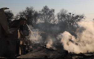 Mỹ: Nguy cơ cháy rừng ở bang California tiếp tục lan rộng do gió mạnh