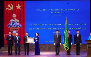 Nhà hát Kịch Hà Nội kỷ niệm 65 năm thành lập và đón nhận Huân chương Lao động hạng Nhì