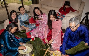 Gói bánh chưng Xuân Ất Tỵ theo tiêu chuẩn Kosher của người Do Thái