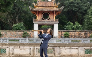 Nghệ sĩ saxophone Kenny G: Dịu dàng trong âm nhạc, kiên định trong cuộc sống