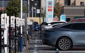 Trung Quốc: Lượng người dân di chuyển bằng xe điện tăng mạnh