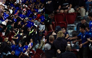 CĐV Thái Lan tranh cãi, suýt đánh nhau trên khán đài khi đội nhà thi đấu với ĐT Việt Nam ở chung kết AFF Cup