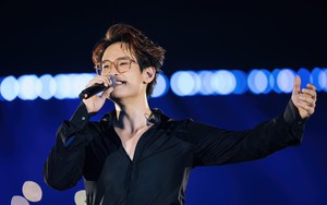 Hà Anh Tuấn nói gì khi bị nhận xét 'chỉ hát cho khán giả có tiền'?