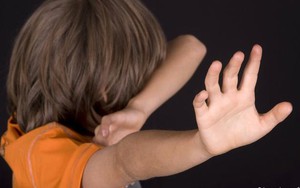 Cảnh báo vấn nạn tội phạm tuyển mộ trẻ em qua trò chơi trực tuyến