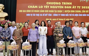 Mỹ Tâm trao tặng gần 500 triệu đồng, mang Tết ấm đến cho bà con tại TP.HCM