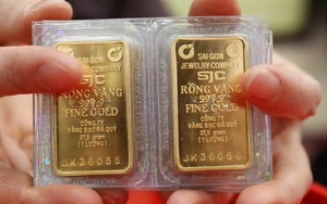 Giá vàng SJC tăng đỉnh, giá vàng thế giới cũng gần mức cao kỷ lục