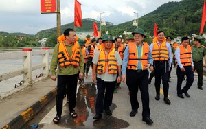 Phó Thủ tướng Mai Văn Chính kiểm tra khắc phục hậu quả mưa lũ tại Tuyên Quang