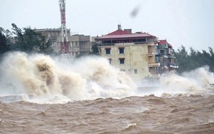 Áp thấp nhiệt đới đang tiến vào biển Đông với sức gió rất mạnh, khả năng mạnh lên thành bão