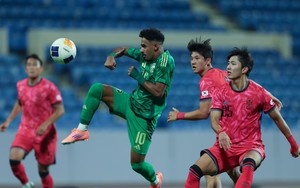 Đội cùng bảng tuyển trẻ Việt Nam ở giải châu Á vừa thắng Hàn Quốc 4-0 đầy ấn tượng