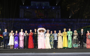 Quyên góp 2,5 tỷ đồng ủng hộ đồng bào vùng lũ tại Lễ hội Văn hoá Thế giới tại Hà Nội