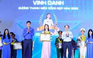 Ca sĩ Hòa Minzy nhận danh hiệu “Thanh niên sống đẹp” năm 2025