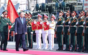 Tổng Bí thư Tô Lâm dự Lễ kỷ niệm 80 năm Ngày truyền thống Lực lượng vũ trang Quân khu 4 và đón nhận Huân chương Hồ Chí Minh