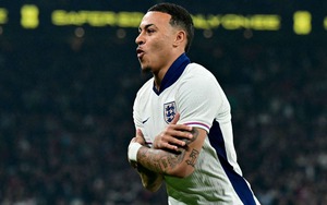 Latvia – Anh: Cơn 'đau đầu dễ chịu' vì vị trí số 10 