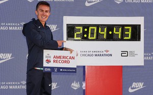 Chicago Marathon 2025: Kỳ tích của Conner Mantz