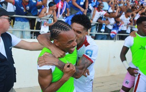 Quốc gia chỉ có hơn nửa triệu dân giành thắng lợi lịch sử để lần đầu dự World Cup