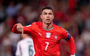 Ronaldo lập kỷ lục ghi bàn ở vòng loại World Cup với cú đúp vào lưới Hungary 