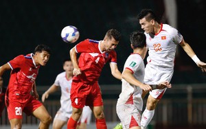 Đội tuyển Việt Nam và 'bài toán' tự cứu mình