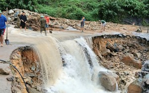 Mưa lớn gây sạt lở đất, lũ lụt tại Quảng Ninh