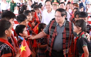 Thủ tướng dự Lễ khởi công Trường phổ thông xã Tây Giang, Đà Nẵng