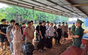 Tiếp nhận 48 công dân Việt Nam do phía Campuchia trao trả