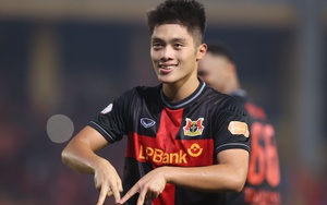 HLV Kim Sang Sik chứng kiến Văn Lâm và Quốc Việt tỏa sáng, cựu danh thủ Liverpool thua trận dù Đỗ Hoàng Hên đá chính